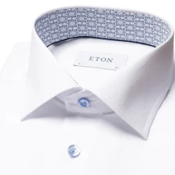 Contemporary hvit skjorte m kontrast