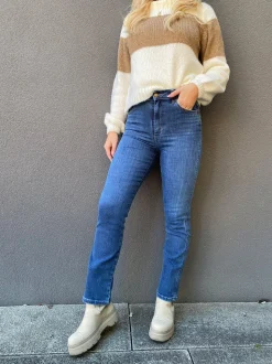 Lois - MALENA-F BOLGER CROSS