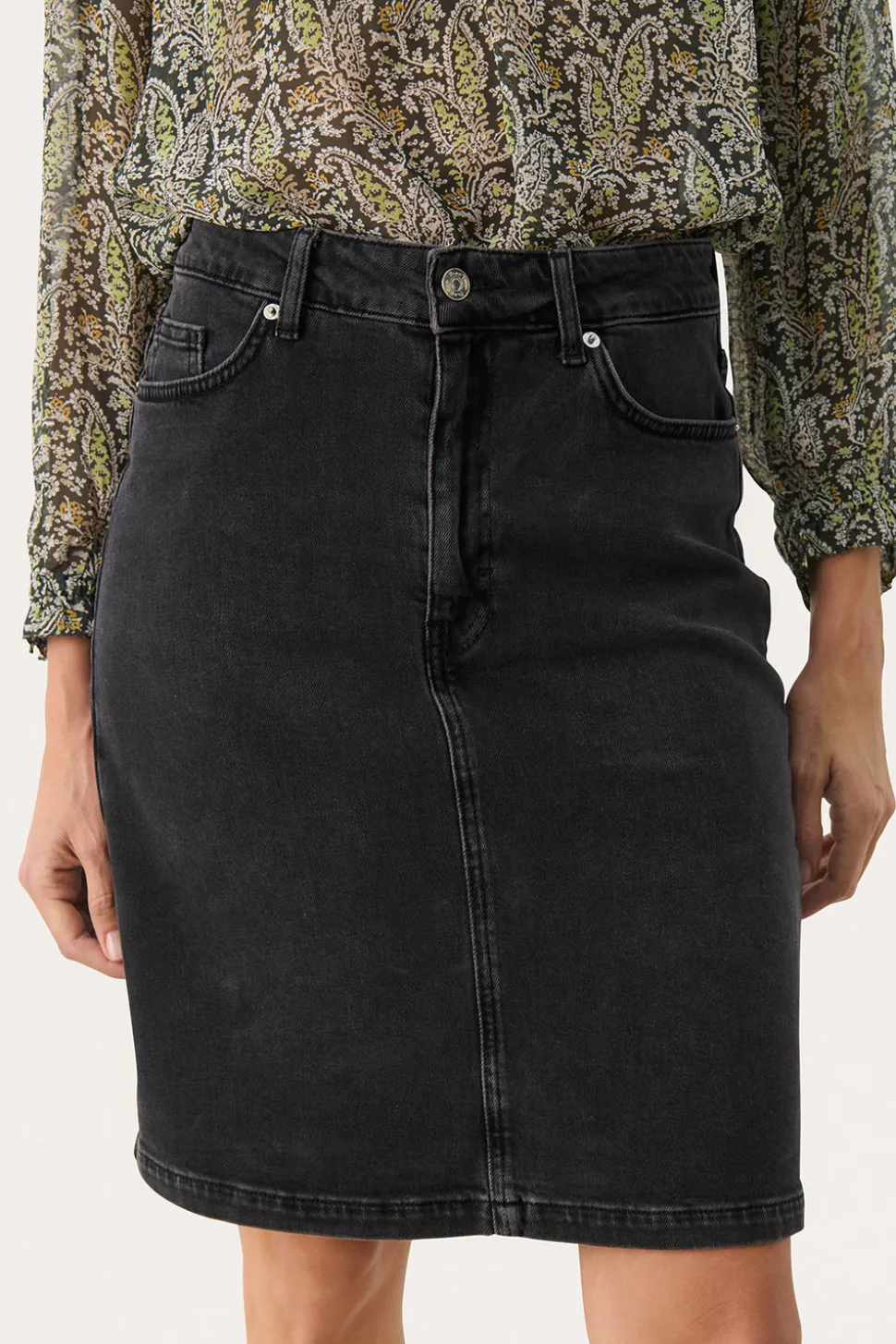 Part Two IC Comp. - LEJA SKIRT