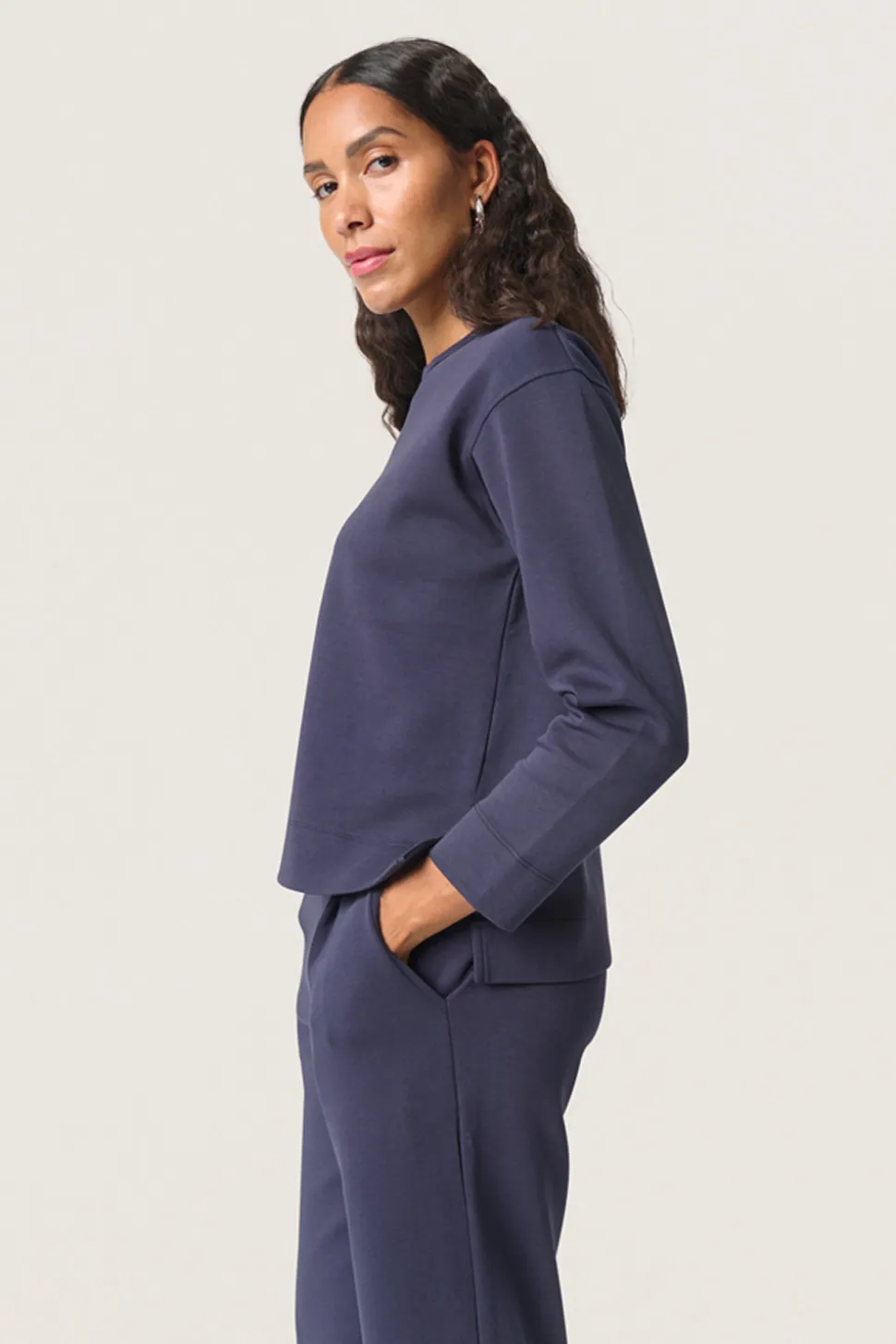 SOAKED IN LUXURY - SL MAGANA JUNIA SWEATSHIRT